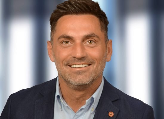 Nebi Esati, Immobilienmakler
