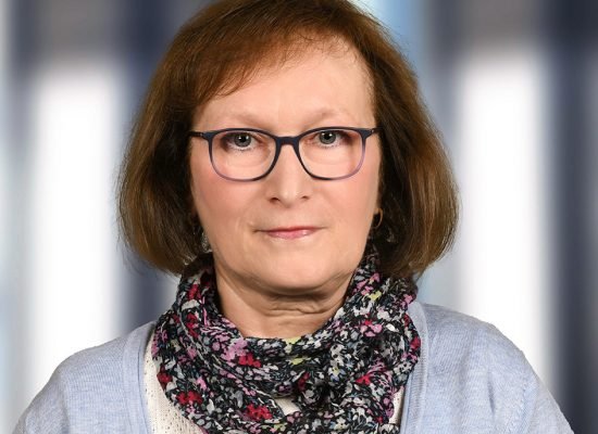 Elisabeth Joentgen, Verwaltungsfachkraft